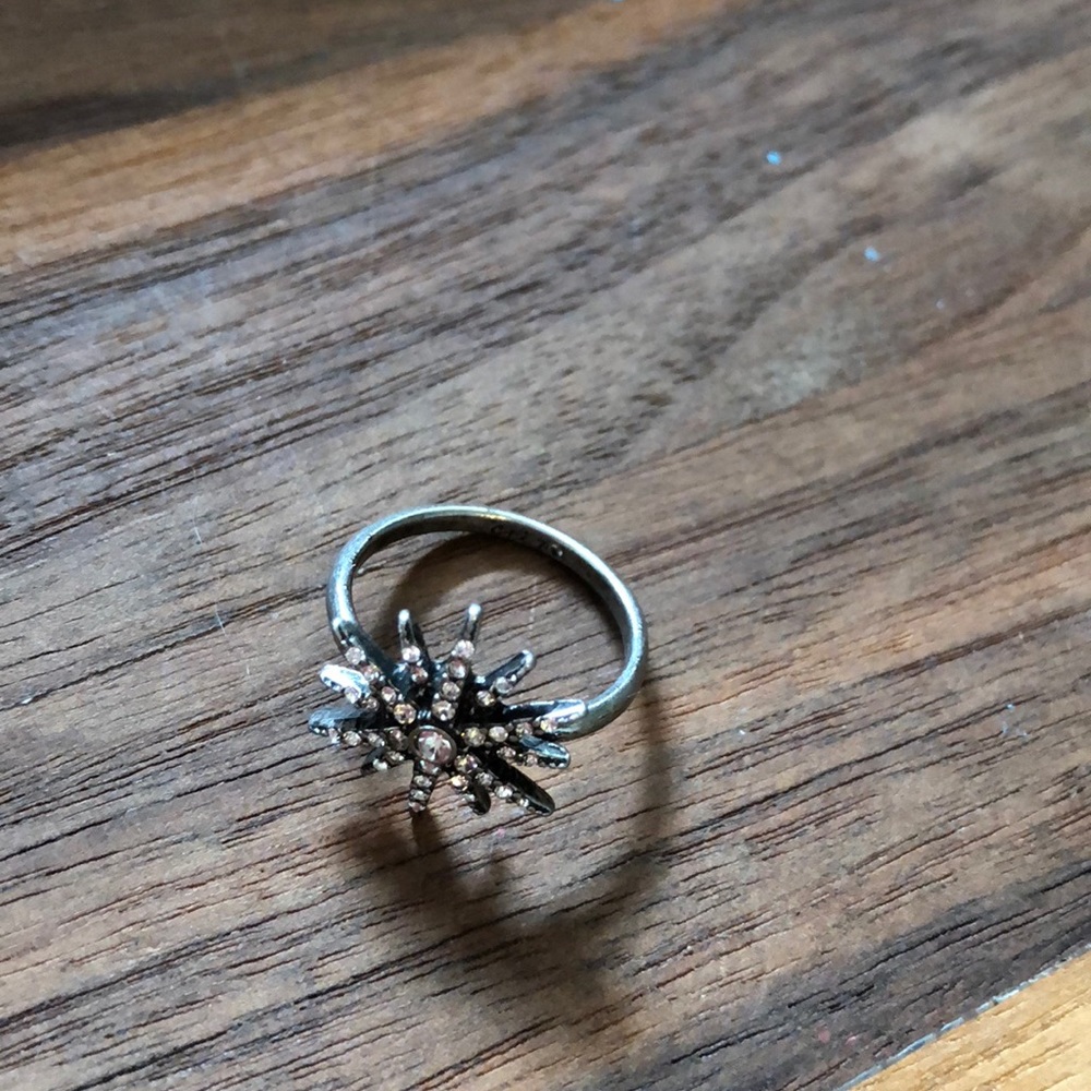 Chloe and Isabel starburst ring size 7